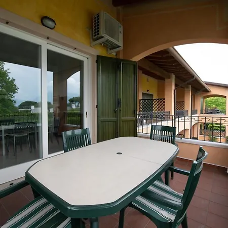 Casa Della Rocca מנרבה דל גארדה